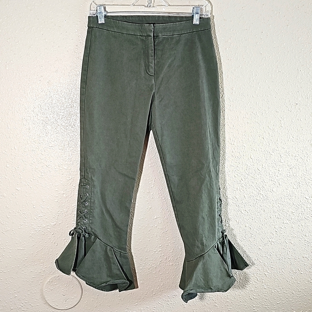 Scripted Cropped Ruffle Pants.